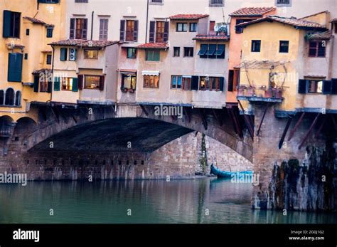  De Ponte Vecchio: Een Middeleeuwse Brug Met Verrassende Winkeltjes