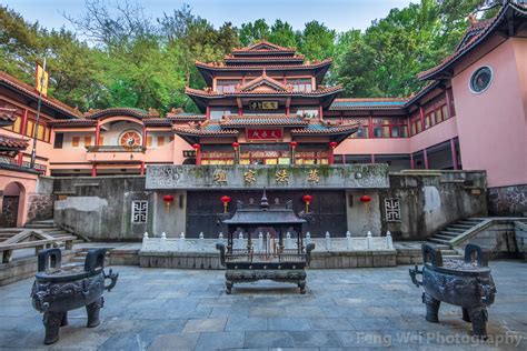 De Yuantouzhu Tempel: Een magische oase van rust en eeuwenoude schoonheid!